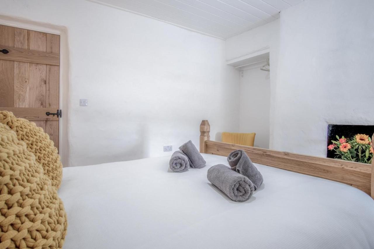 Brook Cottage - 2 Bedroom Cottage - Dale Esterno foto