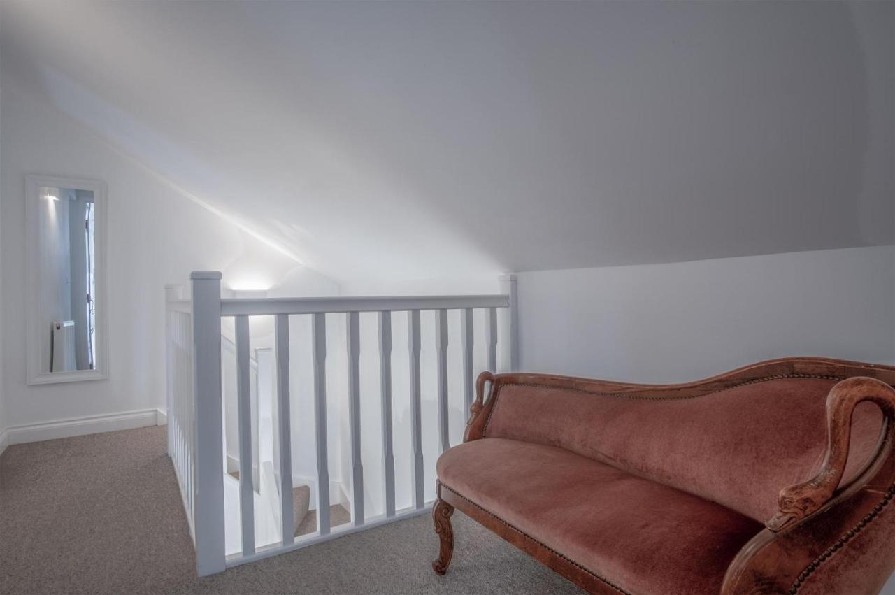 Brook Cottage - 2 Bedroom Cottage - Dale Esterno foto