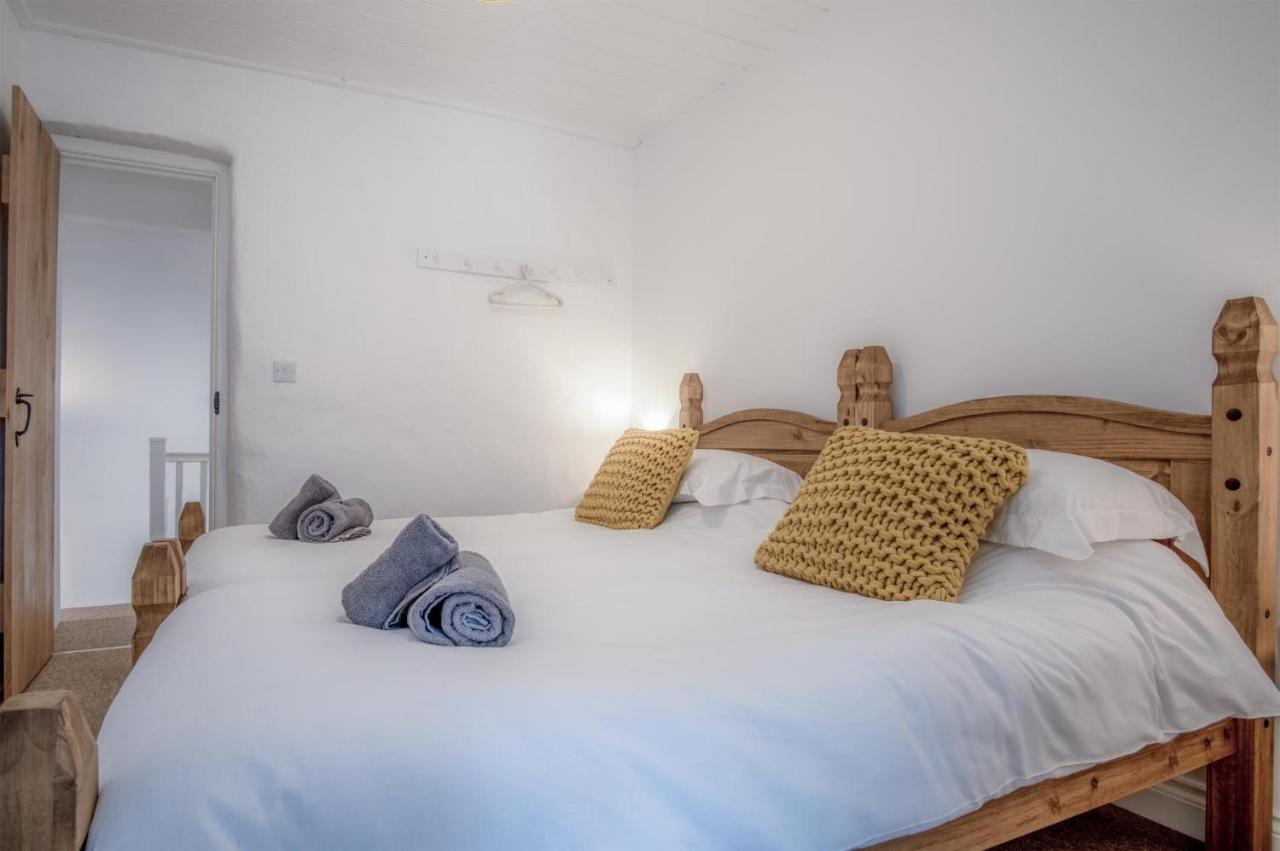 Brook Cottage - 2 Bedroom Cottage - Dale Esterno foto